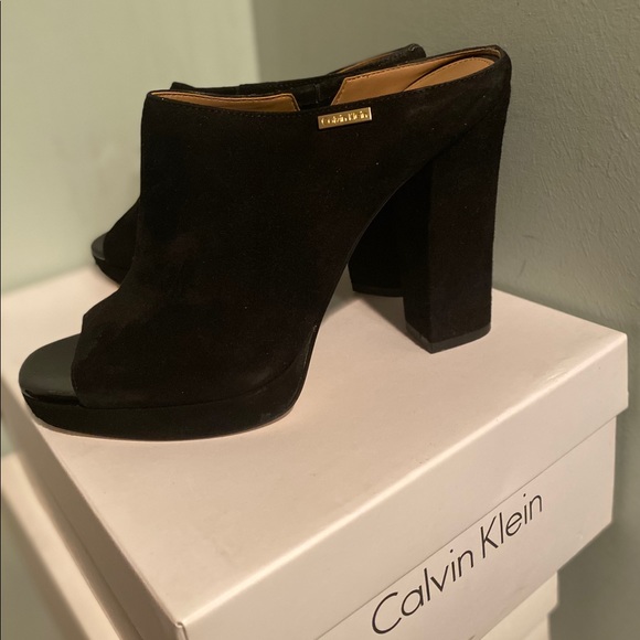 Shoes - Picture 2 of 3